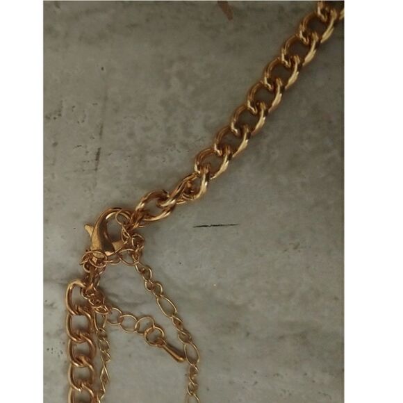 Butterfly Necklace in Gold Plate and Rhinestones NWOT - Picture 4 of 8